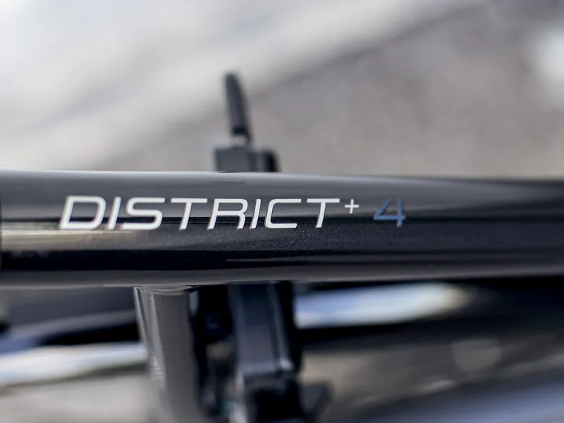 2022 Trek District+ 4 400wh Lowstep eHybrid Bike in Black-11